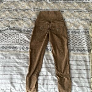 Bombshell Sportswear Scrunch Pocket Leggings